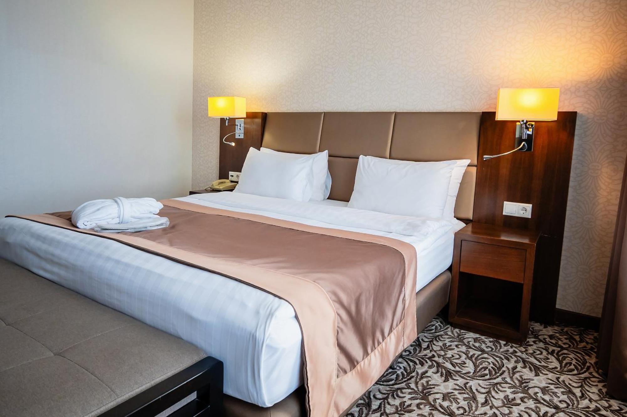 Holiday Inn Aktau By Ihg Luaran gambar