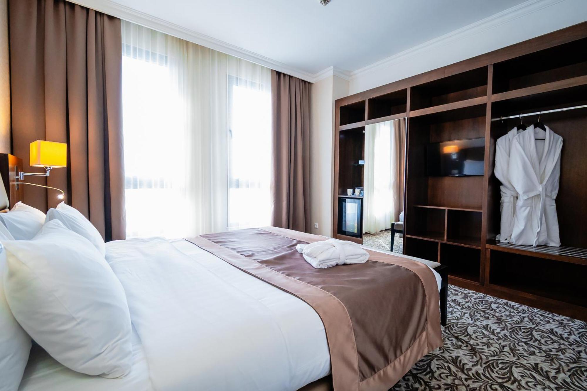 Holiday Inn Aktau By Ihg Luaran gambar