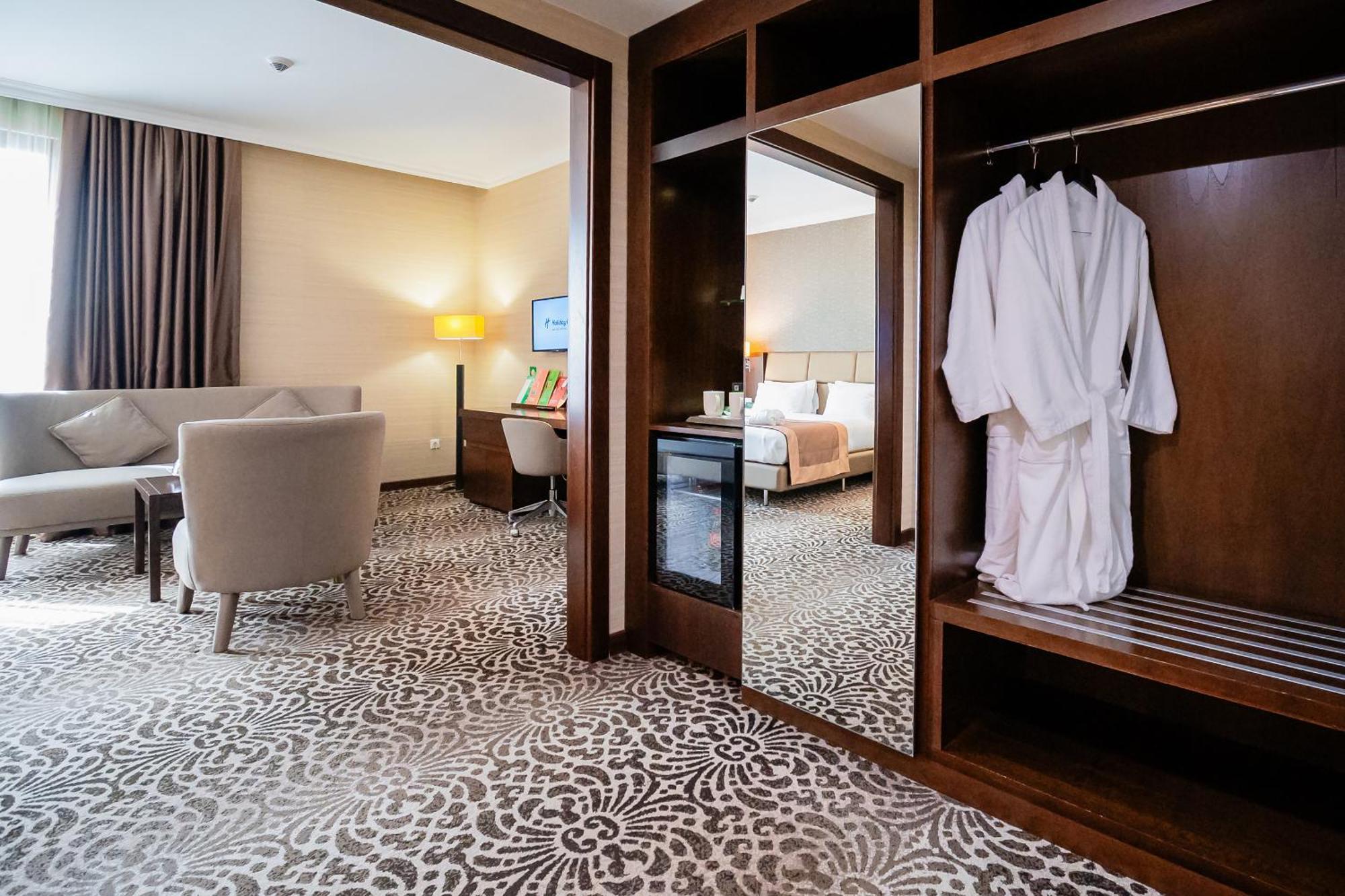 Holiday Inn Aktau By Ihg Luaran gambar